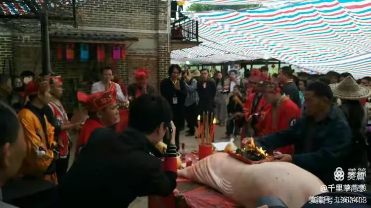 书画家走进广西壮乡梧州苍梧六堡镇写生活动